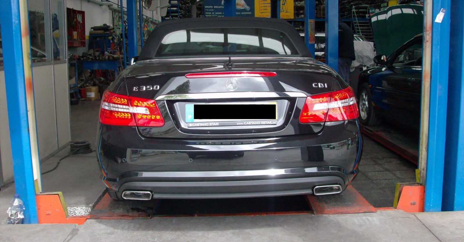 Aplicação de 1 saída para 2 saídas de Escape num Mercedes E350