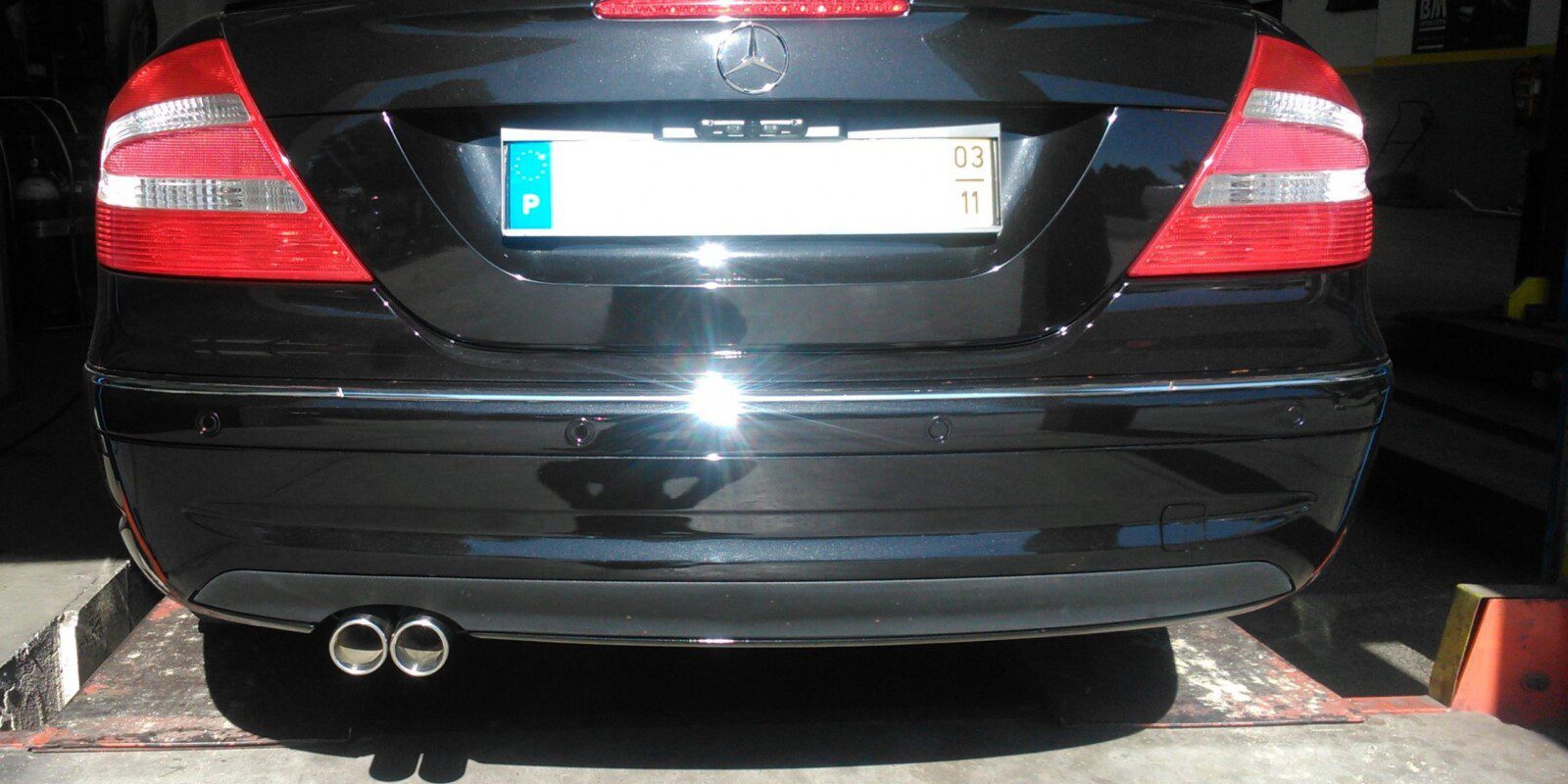 Aplicação 2 ponteiras em Inox num Mercedes CLK 200