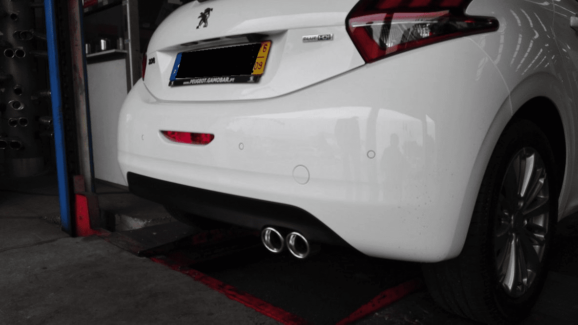 Aplicação de 1 Ponteira Dupla Inox em Peugeot 208