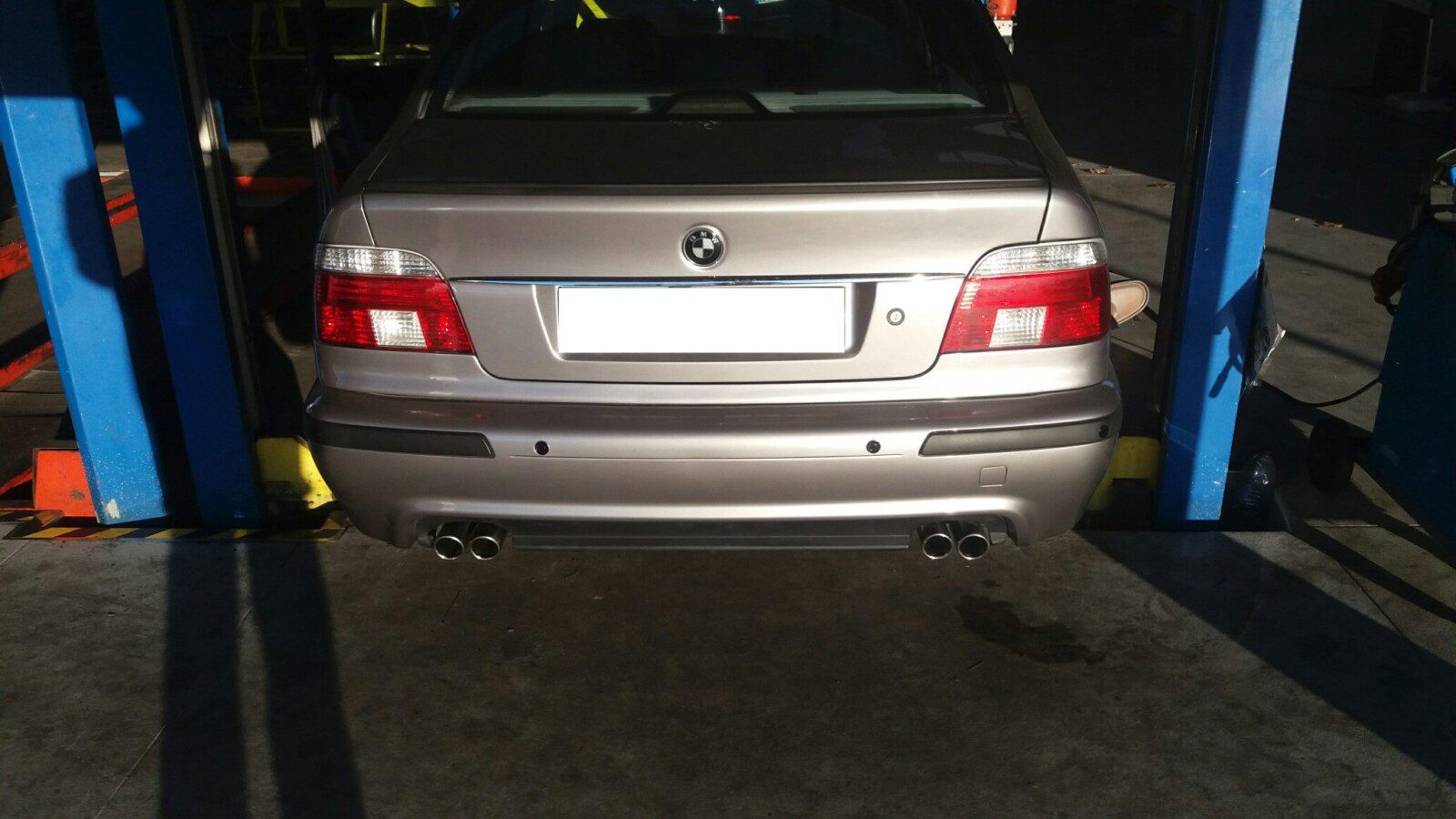 Linha Dupla c/ 4 ponteiras em BMW 330