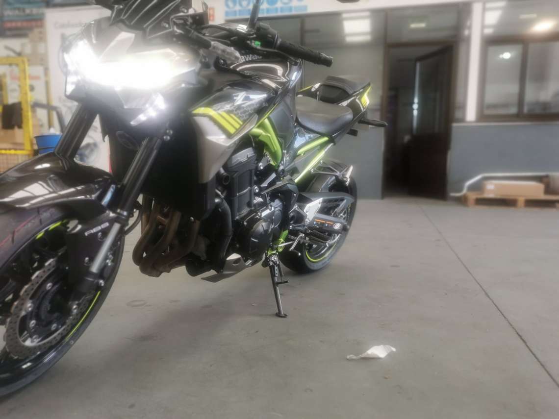 KAWASAKI 900CC