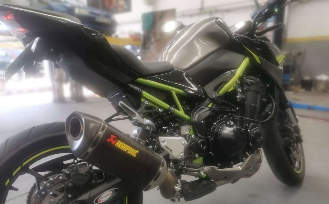 APLICAÇÃO DE LINHA EM INOX EM KAWASAKI 900