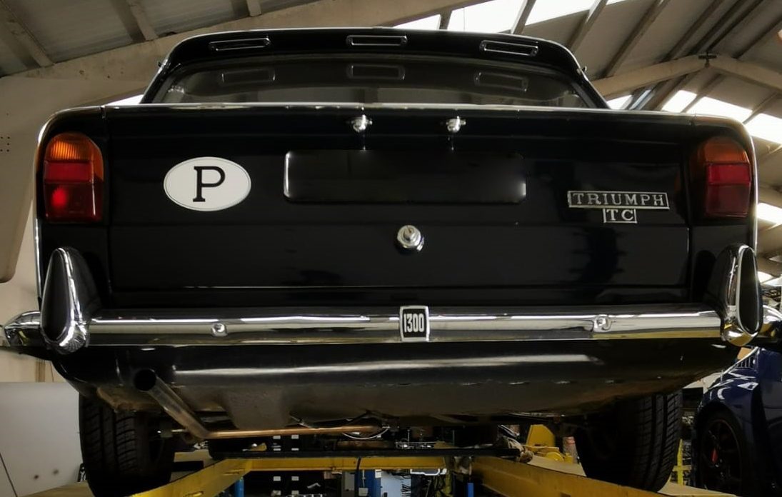 APLICAÇÃO DE SILENCIOSO + TUBO SAIDA EM TRIUMPH 1.3