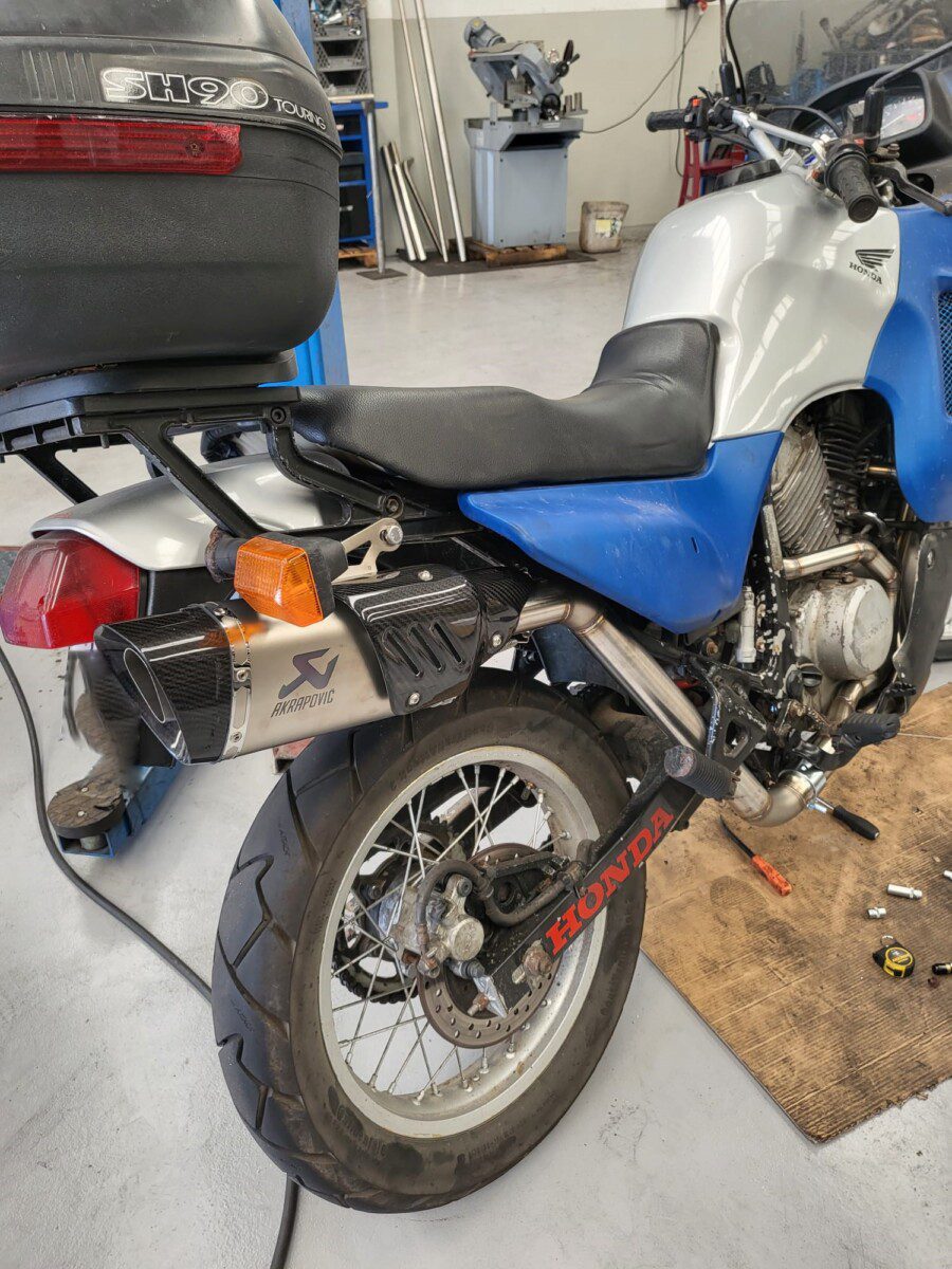 HONDA TRANSALP 600CC LINHA INOX C/ PONTEIRA AKRAPOVIC